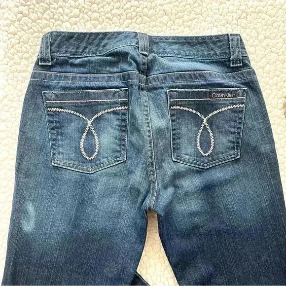 Calvin Klein Modern Flare Midrise Faded Stretch Embroidered Jeans Size 6 - Picture 3 of 15